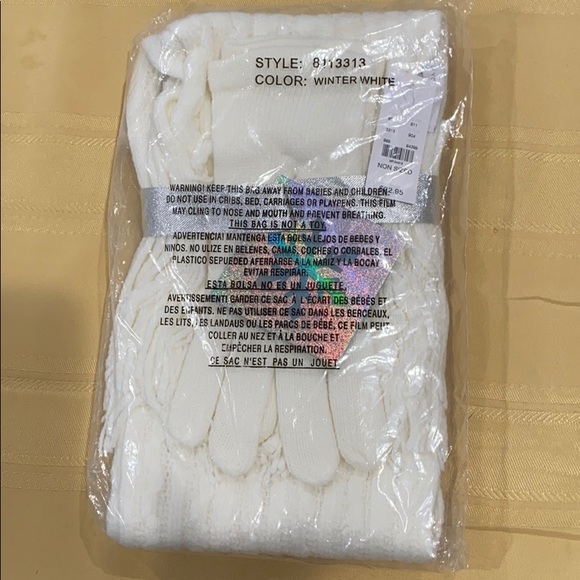 NIP NY and Co white cable fringe scarf gloves set - Picture 7 of 9